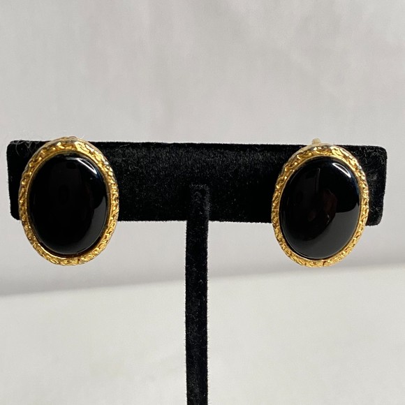 Lisa Earrings Gold Tone Trim Black Oval Cabochon Clip On - Picture 3 of 7